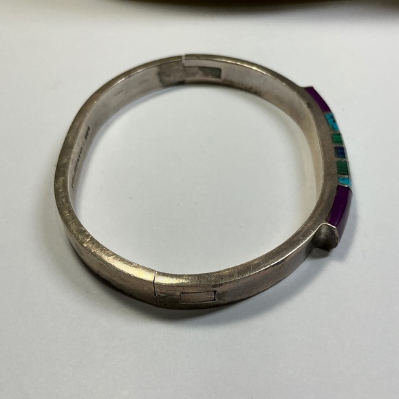 Taxco Sterling Silver Hinged Bracelet with multi color inlay. 2 3/8 inch across - Picture 7 of 8